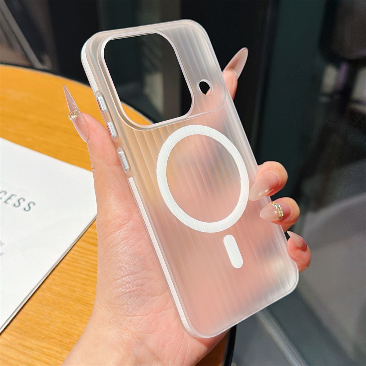 Luxuriöse Eisnebel-Wellenstrei – Oppo Find X8 Bewertung und Preis